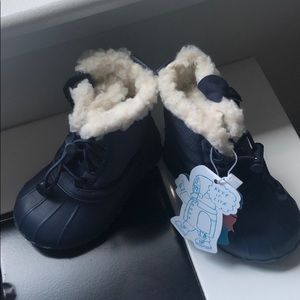 Native snow boots